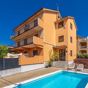 Bellona 3*, Malinska Croatie